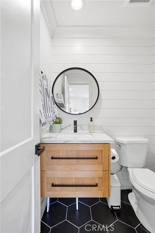 20082 Gothic Circle, Huntington Beach, CA 92646