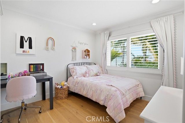 20082 Gothic Circle, Huntington Beach, CA 92646