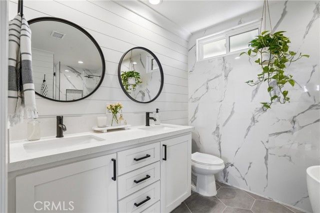 20082 Gothic Circle, Huntington Beach, CA 92646