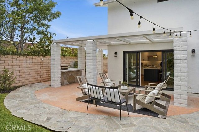 20082 Gothic Circle, Huntington Beach, CA 92646