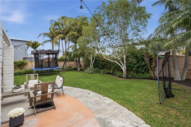 20082 Gothic Circle, Huntington Beach, CA 92646