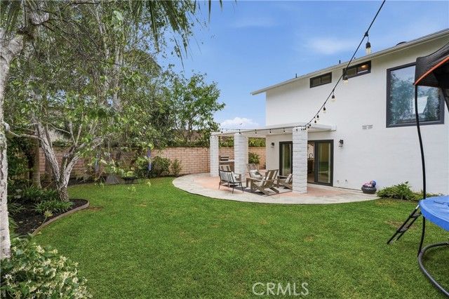 20082 Gothic Circle, Huntington Beach, CA 92646