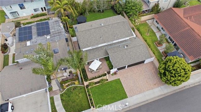 20082 Gothic Circle, Huntington Beach, CA 92646