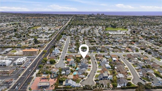 20082 Gothic Circle, Huntington Beach, CA 92646