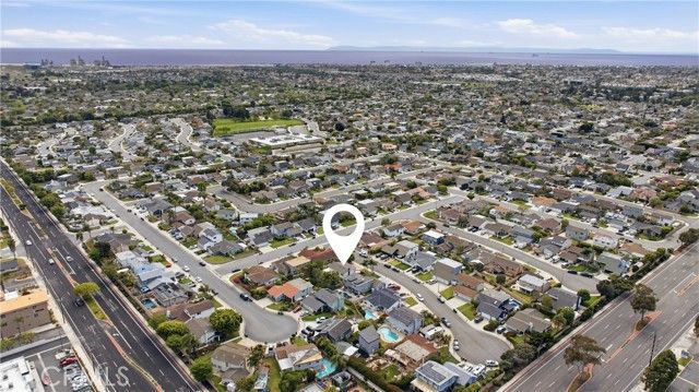 20082 Gothic Circle, Huntington Beach, CA 92646