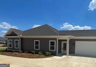 512 Nandina Court, Warner Robins, GA 31088