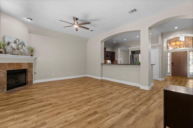 976 Northampton Drive, Conroe, TX 77303