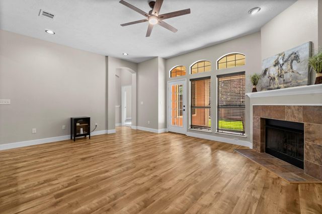 976 Northampton Drive, Conroe, TX 77303