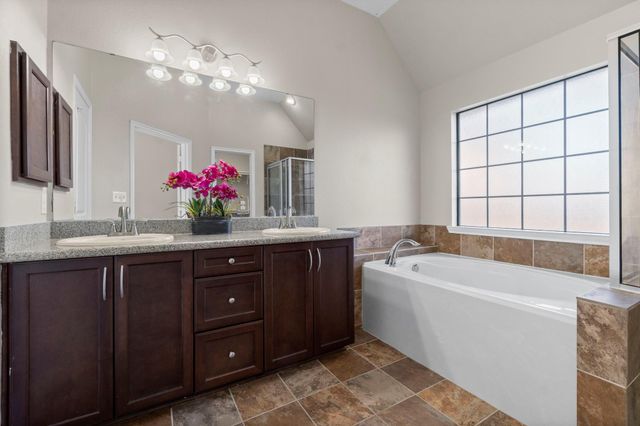 976 Northampton Drive, Conroe, TX 77303