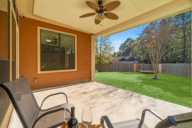 976 Northampton Drive, Conroe, TX 77303