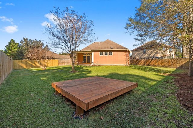 976 Northampton Drive, Conroe, TX 77303