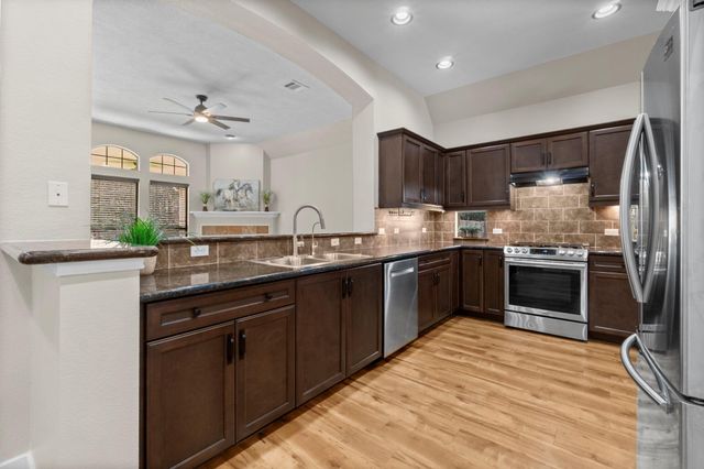 976 Northampton Drive, Conroe, TX 77303