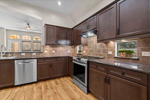 976 Northampton Drive, Conroe, TX 77303