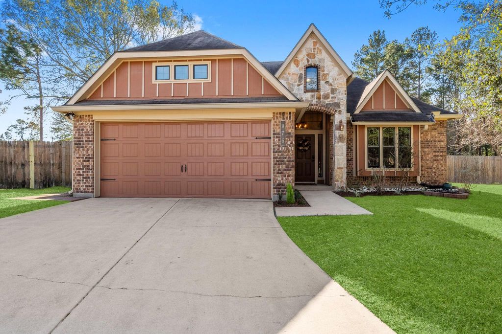 976 Northampton Drive, Conroe, TX 77303