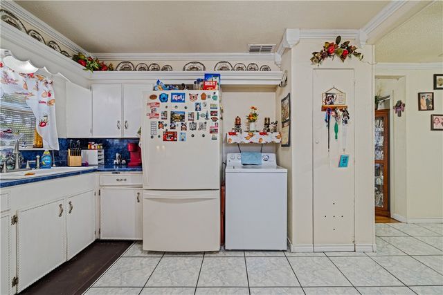 4505 Moravian Dr, Corpus Christi, TX 78415