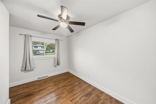 2904 Shadyoak Drive, Des Moines, IA 50310