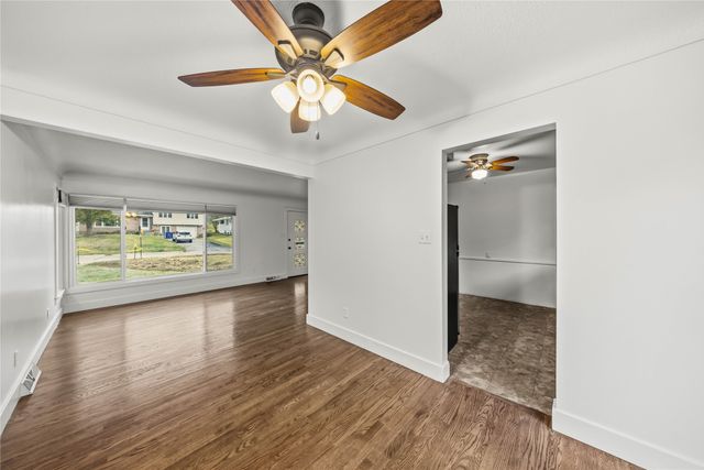 2904 Shadyoak Drive, Des Moines, IA 50310