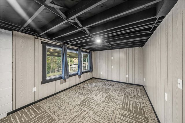 2904 Shadyoak Drive, Des Moines, IA 50310