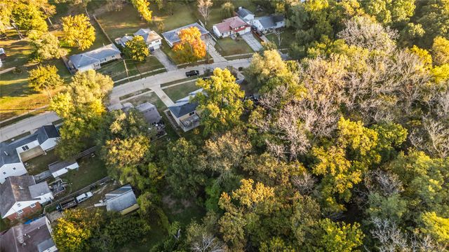 2904 Shadyoak Drive, Des Moines, IA 50310