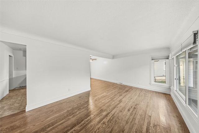 2904 Shadyoak Drive, Des Moines, IA 50310