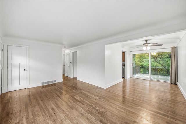 2904 Shadyoak Drive, Des Moines, IA 50310