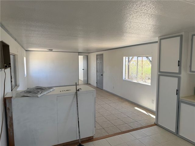 5232 N Cove Road, Golden Valley, AZ 86413