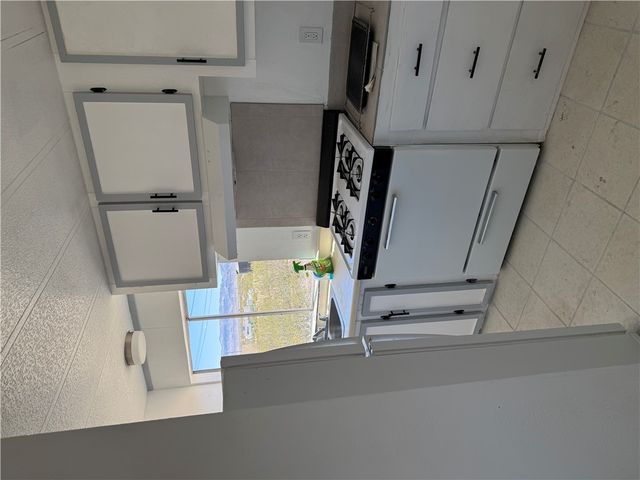 5232 N Cove Road, Golden Valley, AZ 86413