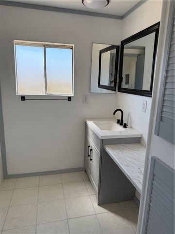 5232 N Cove Road, Golden Valley, AZ 86413