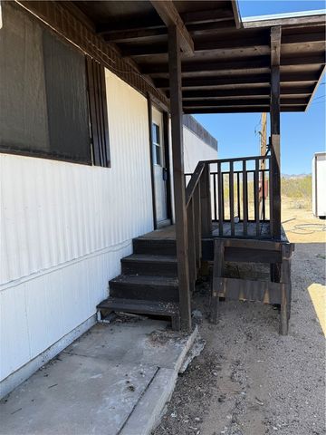 5232 N Cove Road, Golden Valley, AZ 86413