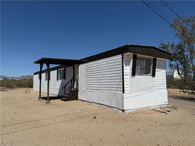 5232 N Cove Road, Golden Valley, AZ 86413