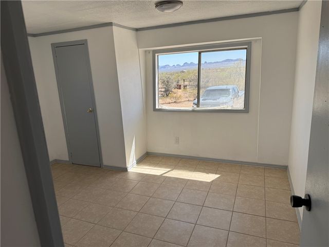 5232 N Cove Road, Golden Valley, AZ 86413