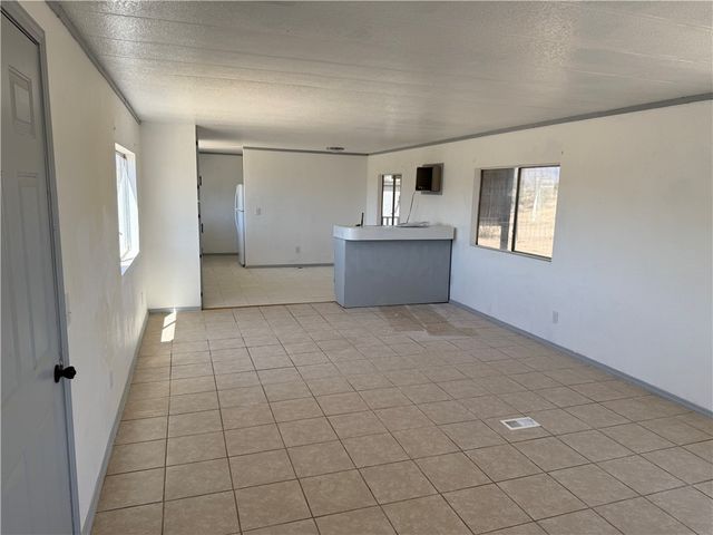 5232 N Cove Road, Golden Valley, AZ 86413