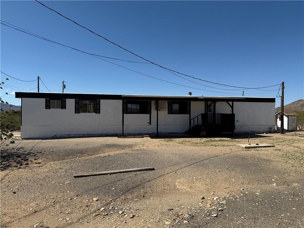 5232 N Cove Road, Golden Valley, AZ 86413