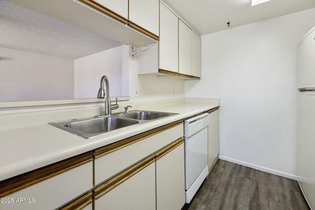 756 E JOAN D ARC Avenue, Phoenix, AZ 85022