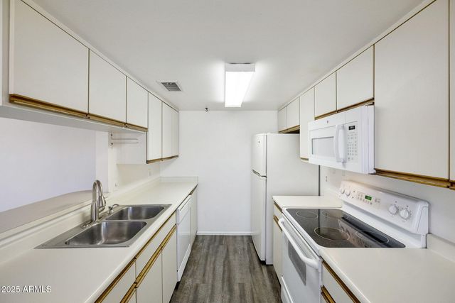 756 E JOAN D ARC Avenue, Phoenix, AZ 85022