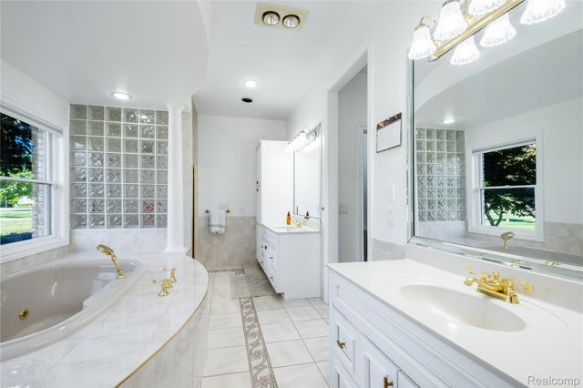 5098 Harvest Lane, Vienna Charter Township, MI 48420