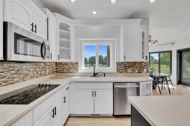 5098 Harvest Lane, Vienna Charter Township, MI 48420