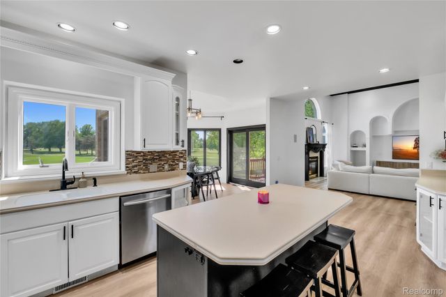 5098 Harvest Lane, Vienna Charter Township, MI 48420