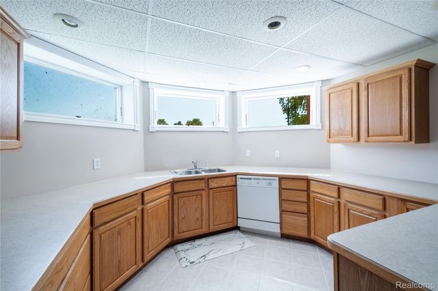 5098 Harvest Lane, Vienna Charter Township, MI 48420