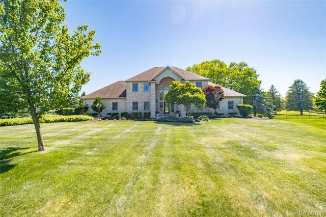 5098 Harvest Lane, Vienna Charter Township, MI 48420