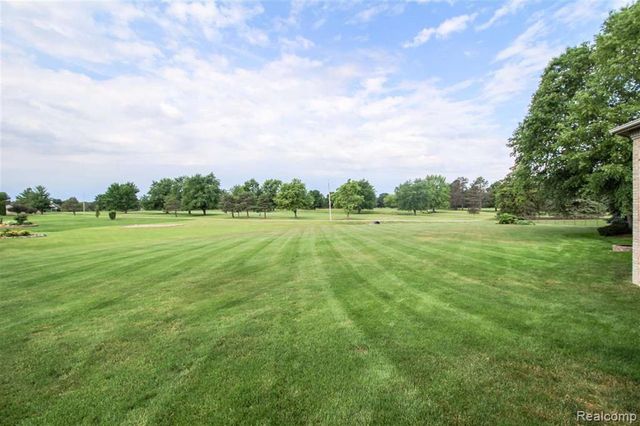 5098 Harvest Lane, Vienna Charter Township, MI 48420