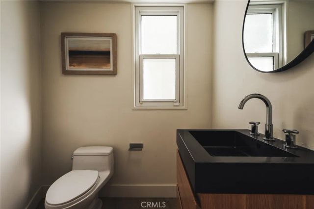 8448 Franklin, Los Angeles, CA 90069