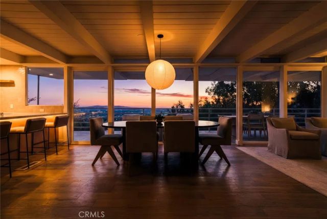 8448 Franklin, Los Angeles, CA 90069