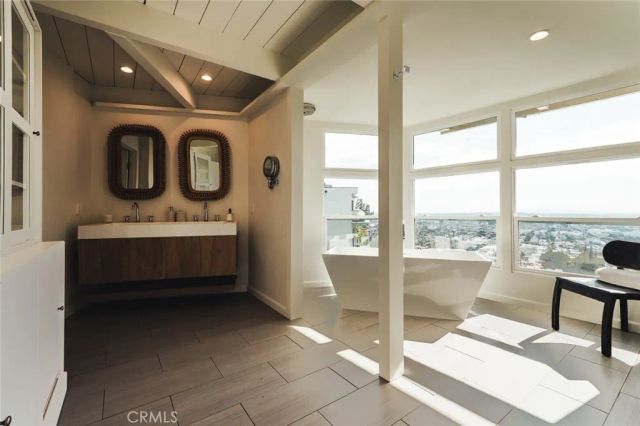 8448 Franklin, Los Angeles, CA 90069