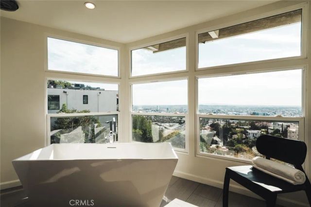 8448 Franklin, Los Angeles, CA 90069