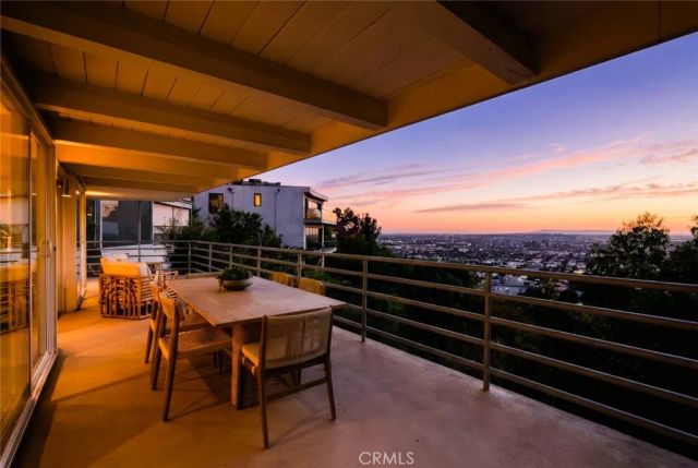 8448 Franklin, Los Angeles, CA 90069