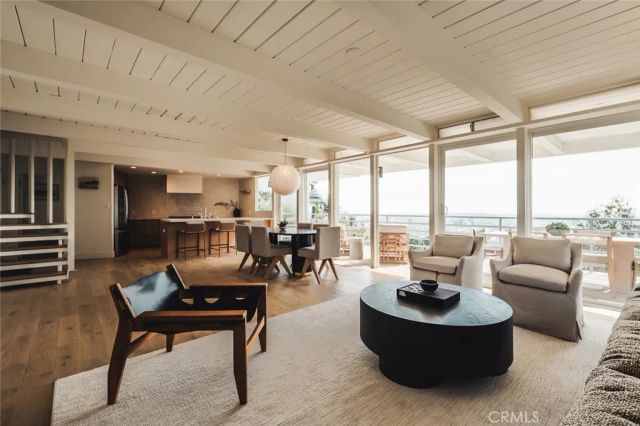 8448 Franklin, Los Angeles, CA 90069