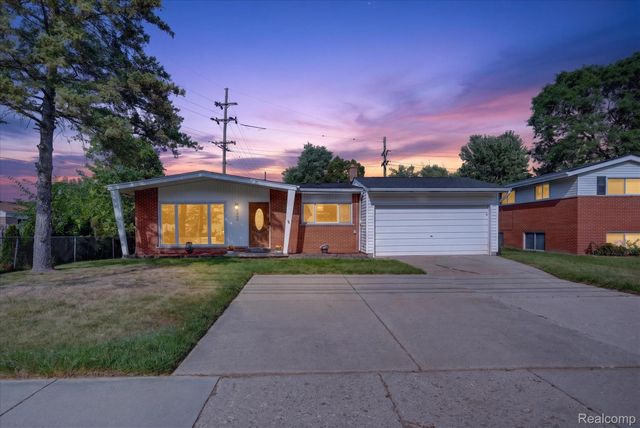 8599 Clinton River Road, Sterling Heights, MI 48314