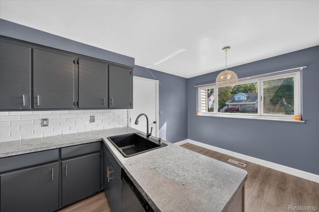8599 Clinton River Road, Sterling Heights, MI 48314
