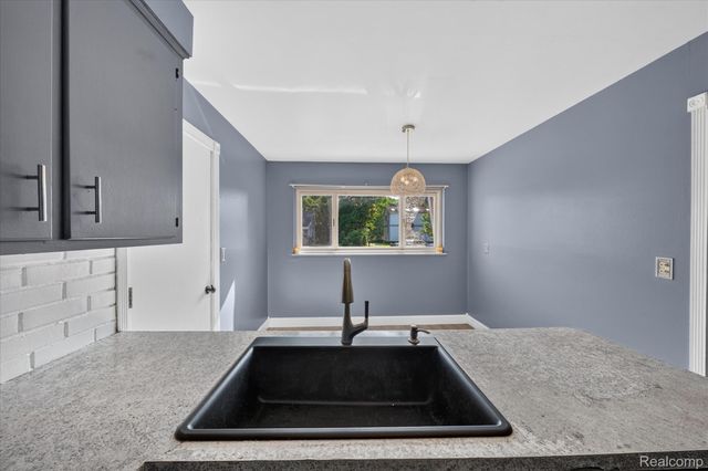 8599 Clinton River Road, Sterling Heights, MI 48314